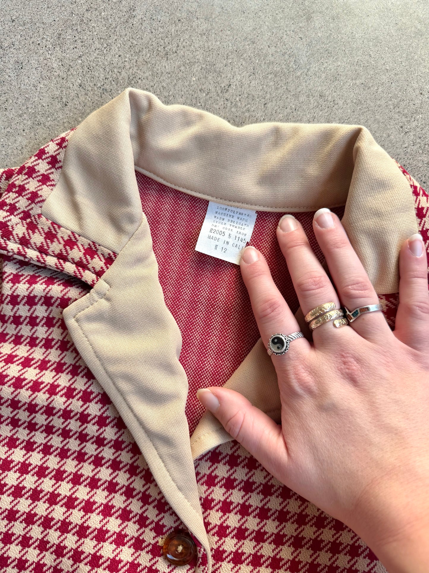 Vintage 1970s Red & Beige Houndstooth Belted Two-Piece Pantsuit | Medium