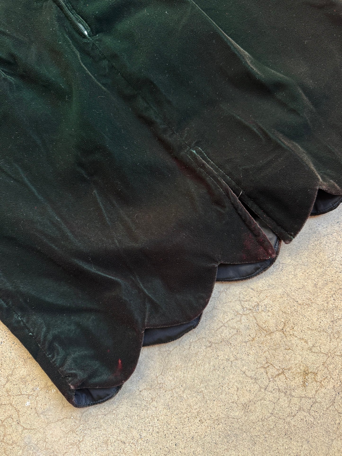 Vintage 1980s Rampage Dark Green Velvet Scalloped Off-Shoulder Mini Dress | XS