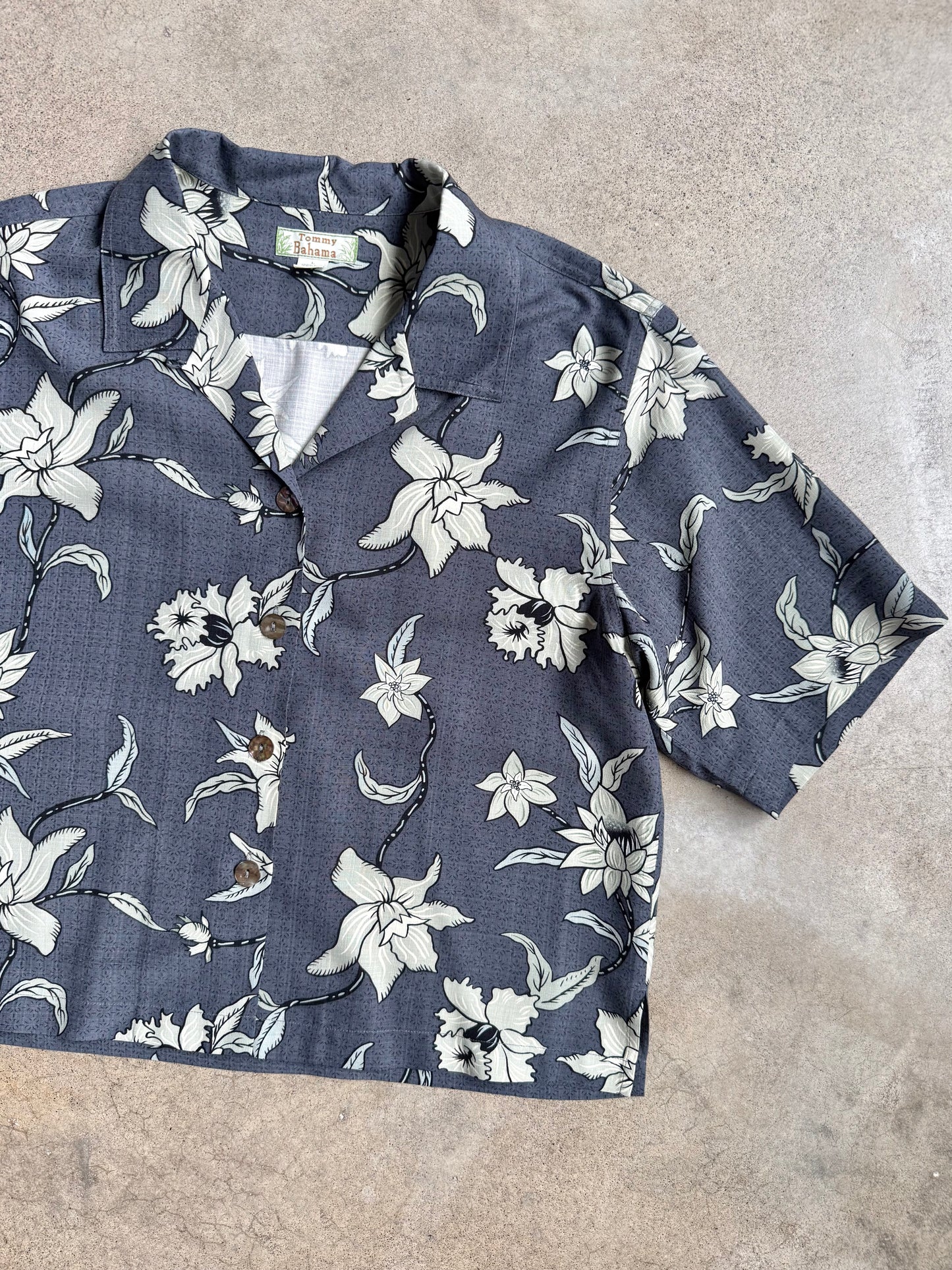 Vintage 1990s Tommy Bahama Blue-Grey Floral 100% Silk Hawaiian Shirt | Large
