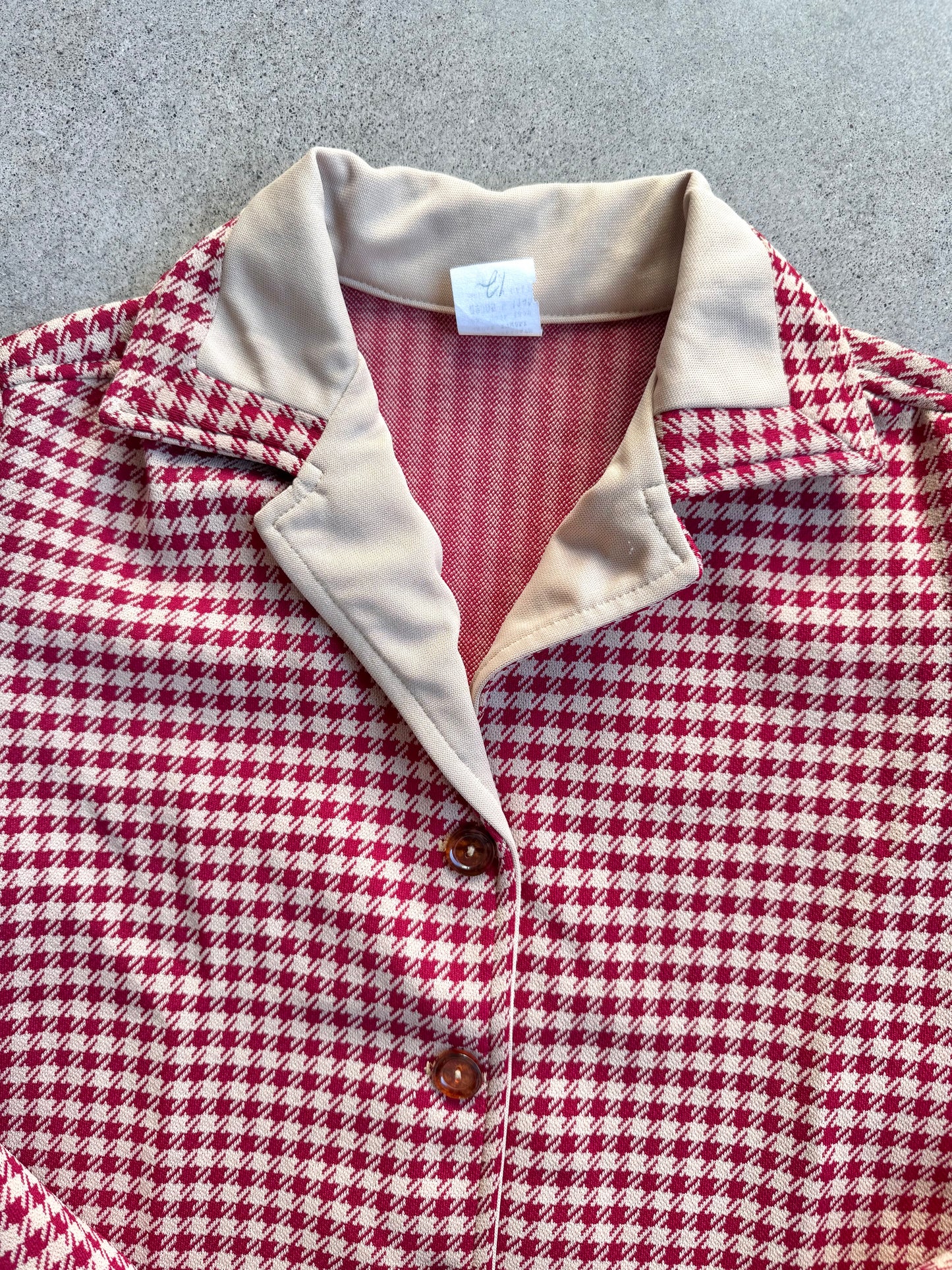 Vintage 1970s Red & Beige Houndstooth Belted Two-Piece Pantsuit | Medium