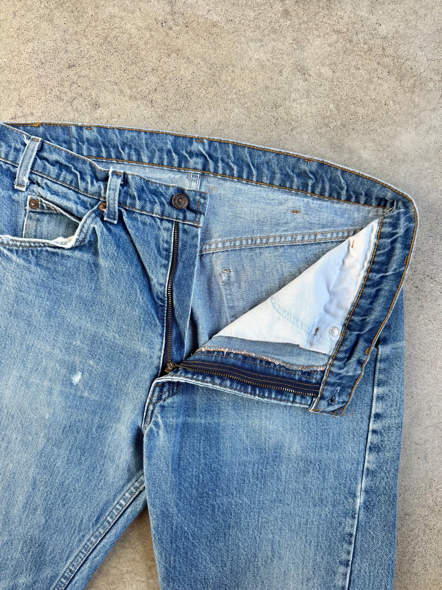 Vintage 1980s Levi’s 505 Orange Tab Faded Medium Wash Jeans | 34x29