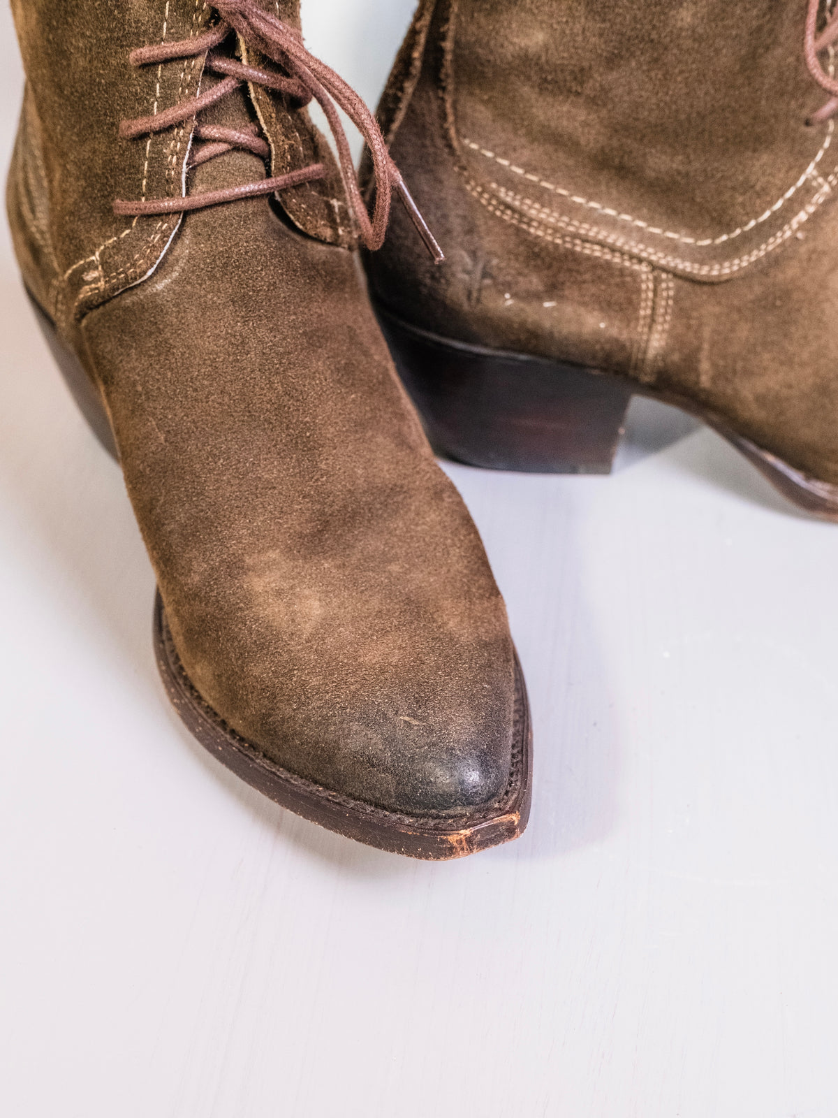 Frye Sacha Chukka Brown Suede Heeled Ankle Boots | Women’s 7