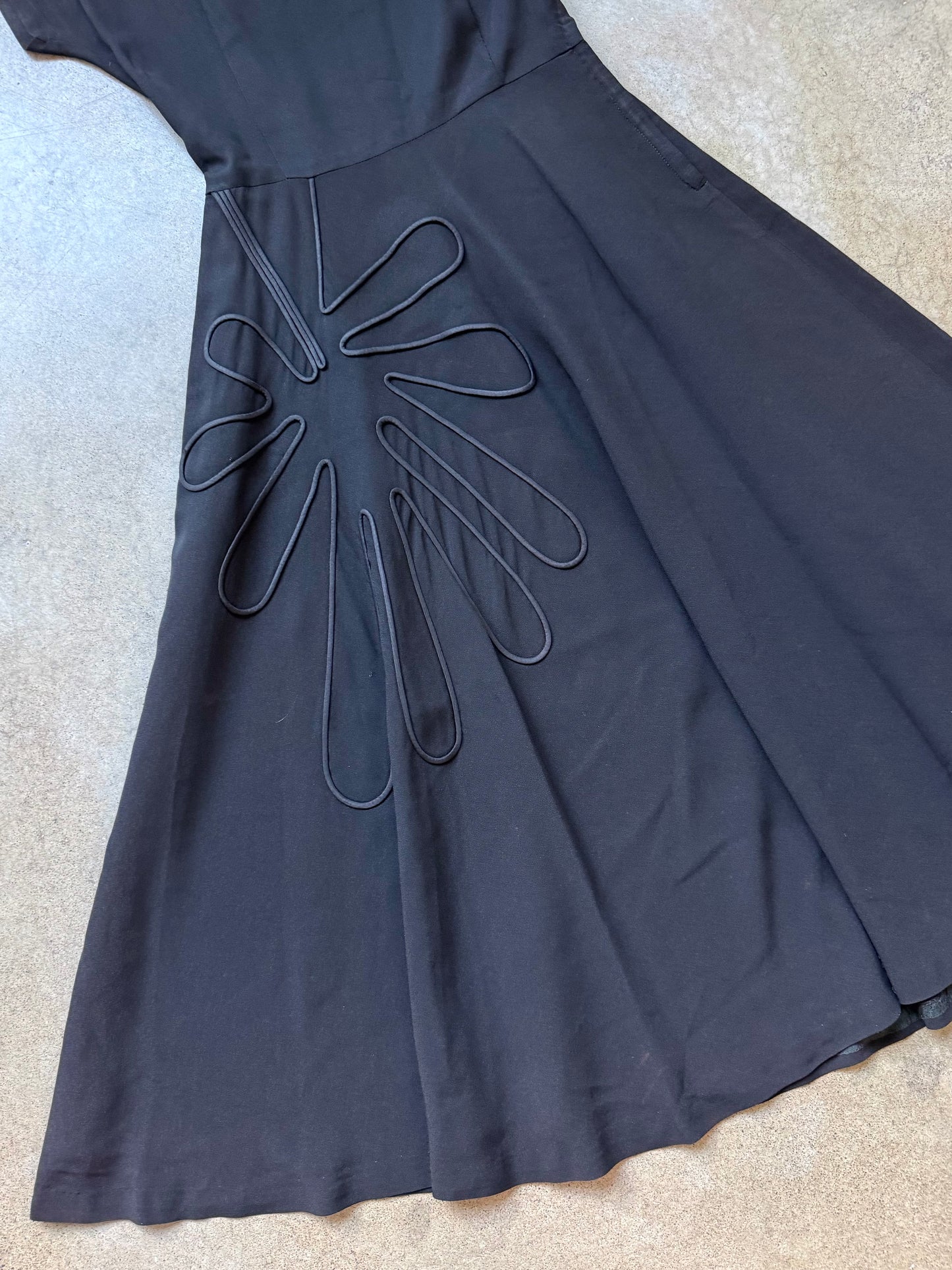 Vintage 1950s Black Piped Floral Appliqué Cap Sleeve Swing Dress | XS/S