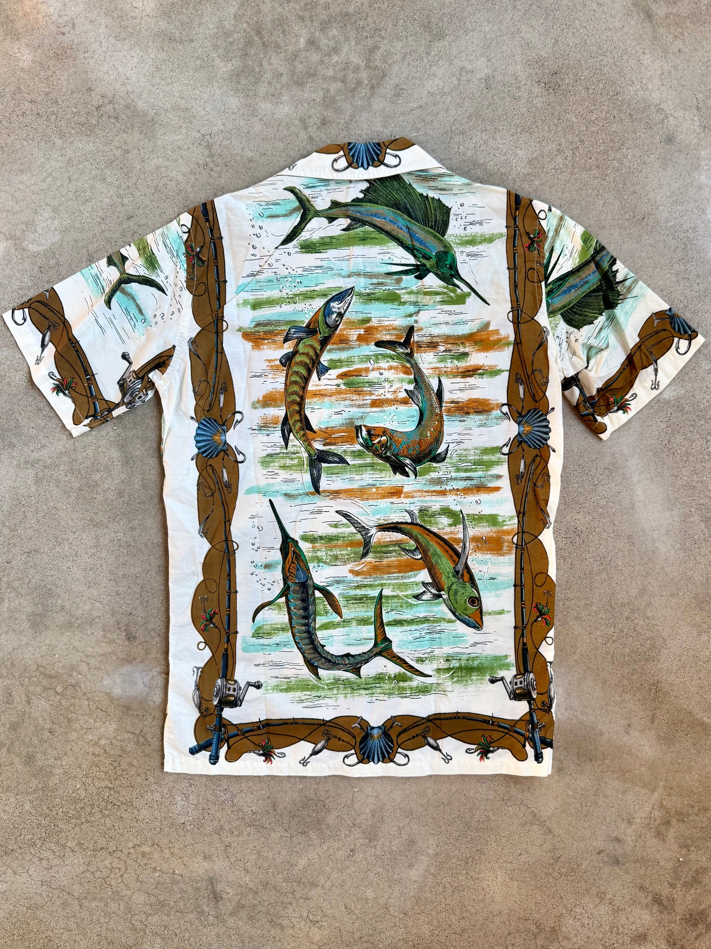 Vintage 1960s Izod Novelty Fishing Print Short Sleeve Camp Shirt | Small