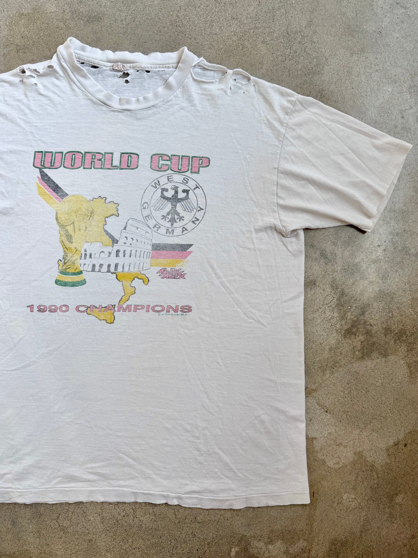 Vintage 1990 West Germany World Cup Champions Distressed Graphic Tee | XL