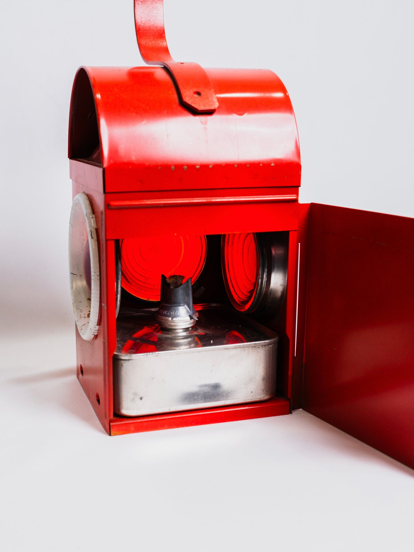 Vintage 1940s Kenyon "Kenlite" Red Railroad Lantern