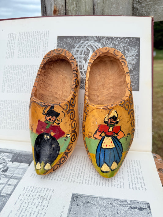 Vintage 1950s/60s Wooden Dutch Hand-Painted Clog Wall Hanging Set