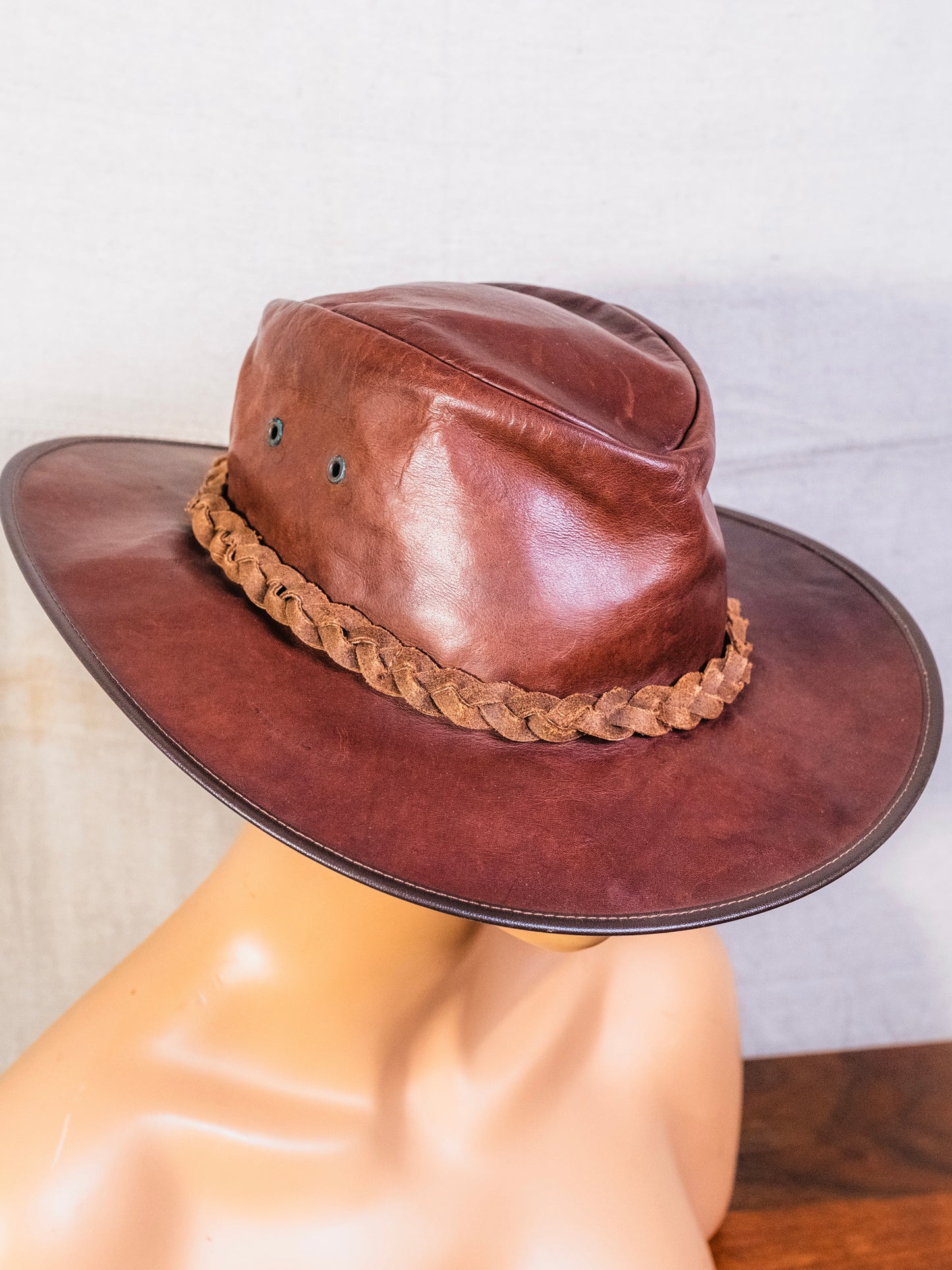 Vintage 1990s Australian Bushwear Brown Leather Hat