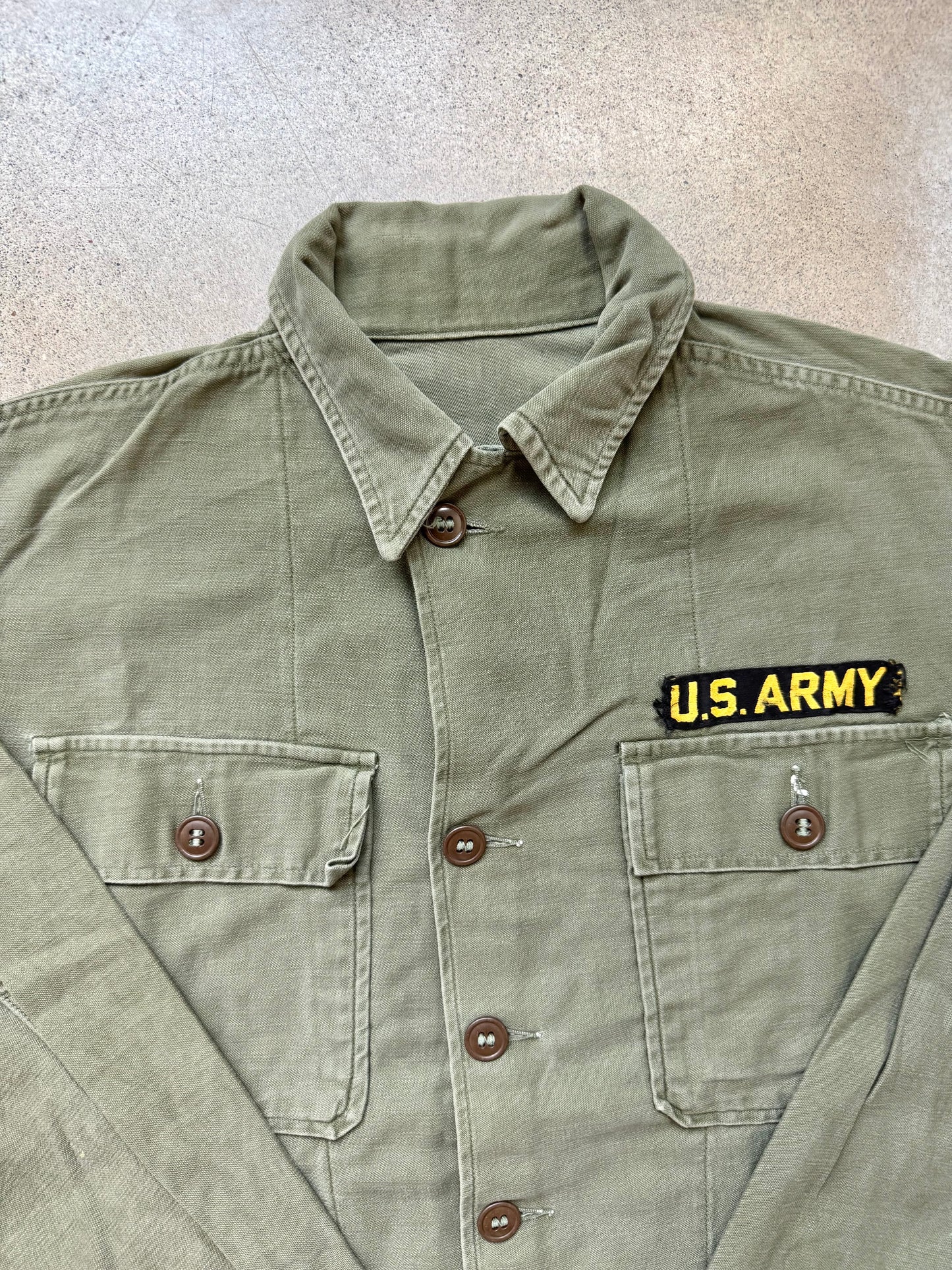 Vintage U.S. Army OG-107 Type 1 Sateen Cotton Fatigue Shirt | Medium