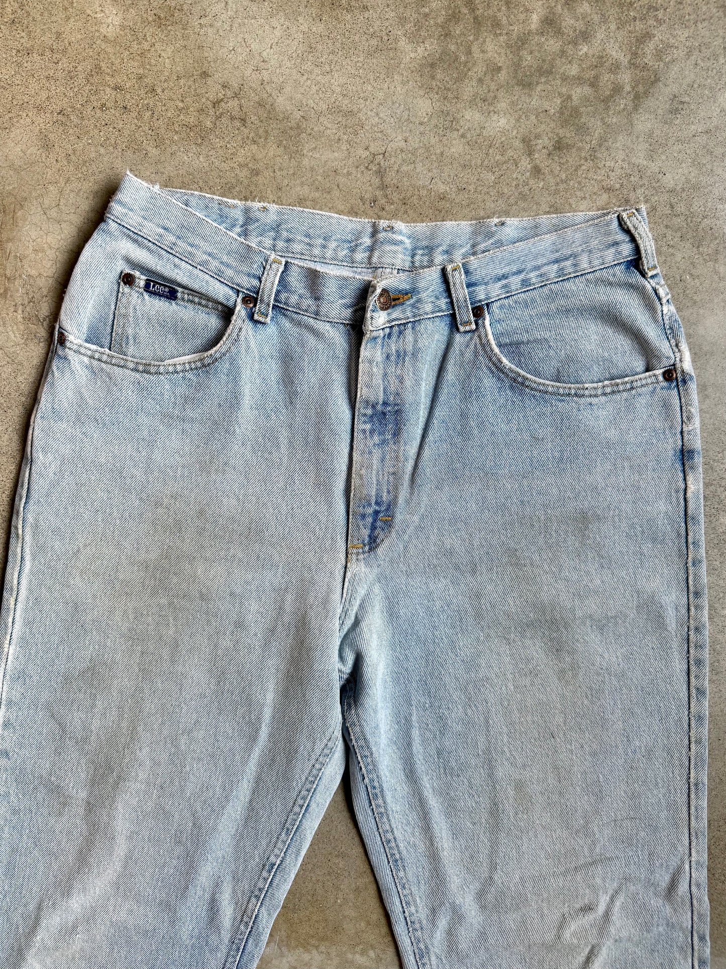 Vintage 1980s Lee Distressed Light Wash Straight-Leg Jeans | 36x34