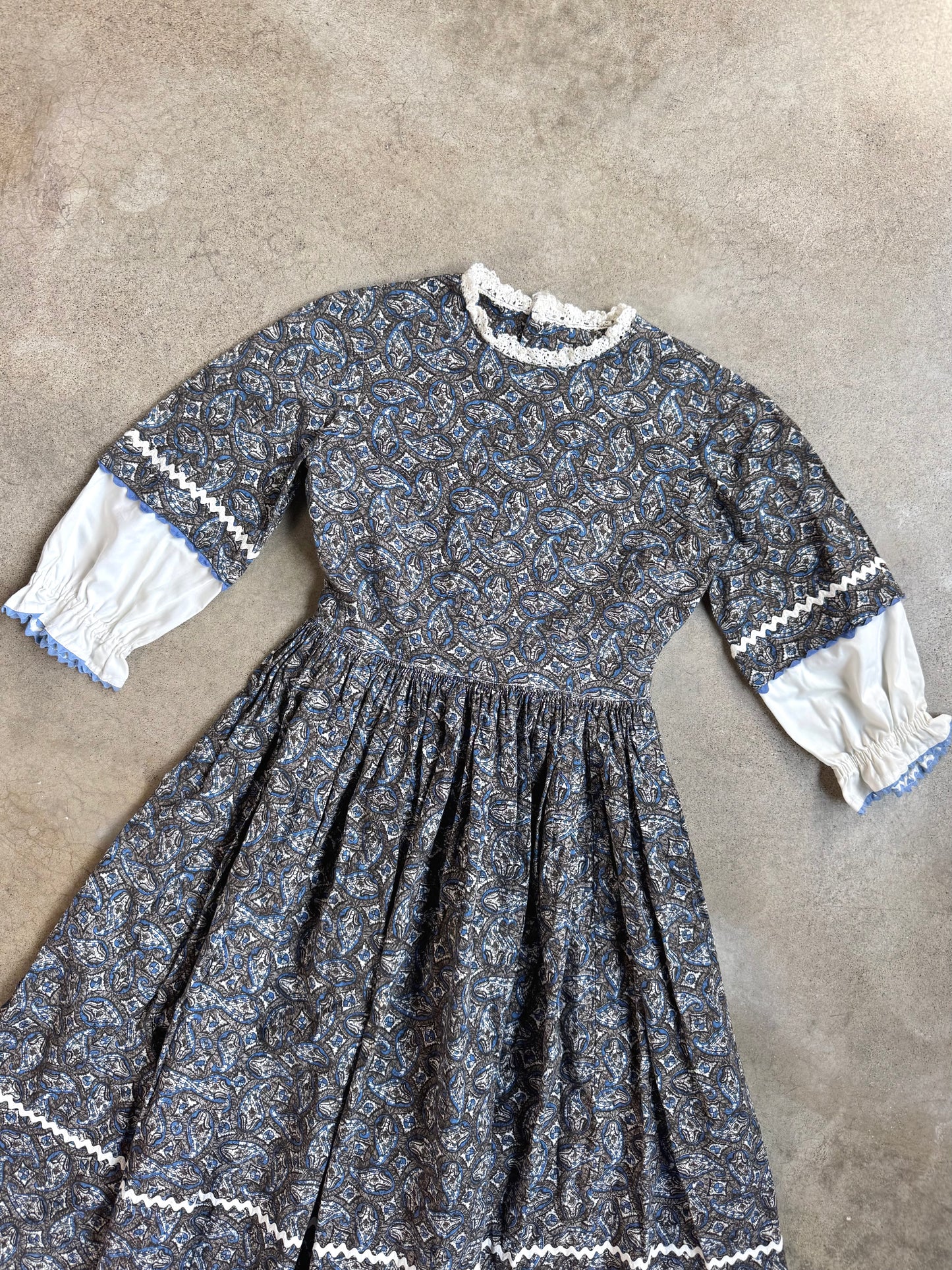 Vintage 1960s Handmade Blue & Grey Paisley Pattern Prairie Dress | XS/S