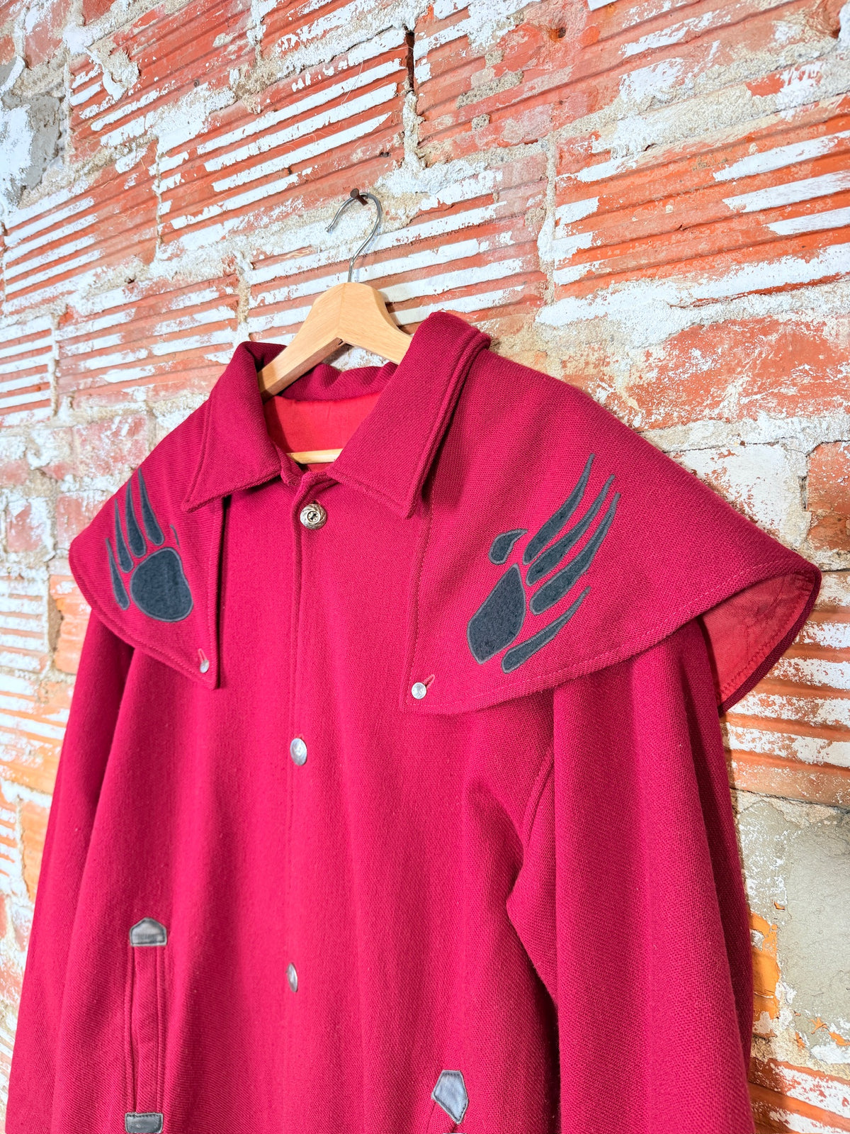 Vintage 1960's/70's Red Bear Paw Pattern Buffalo Button Jacket