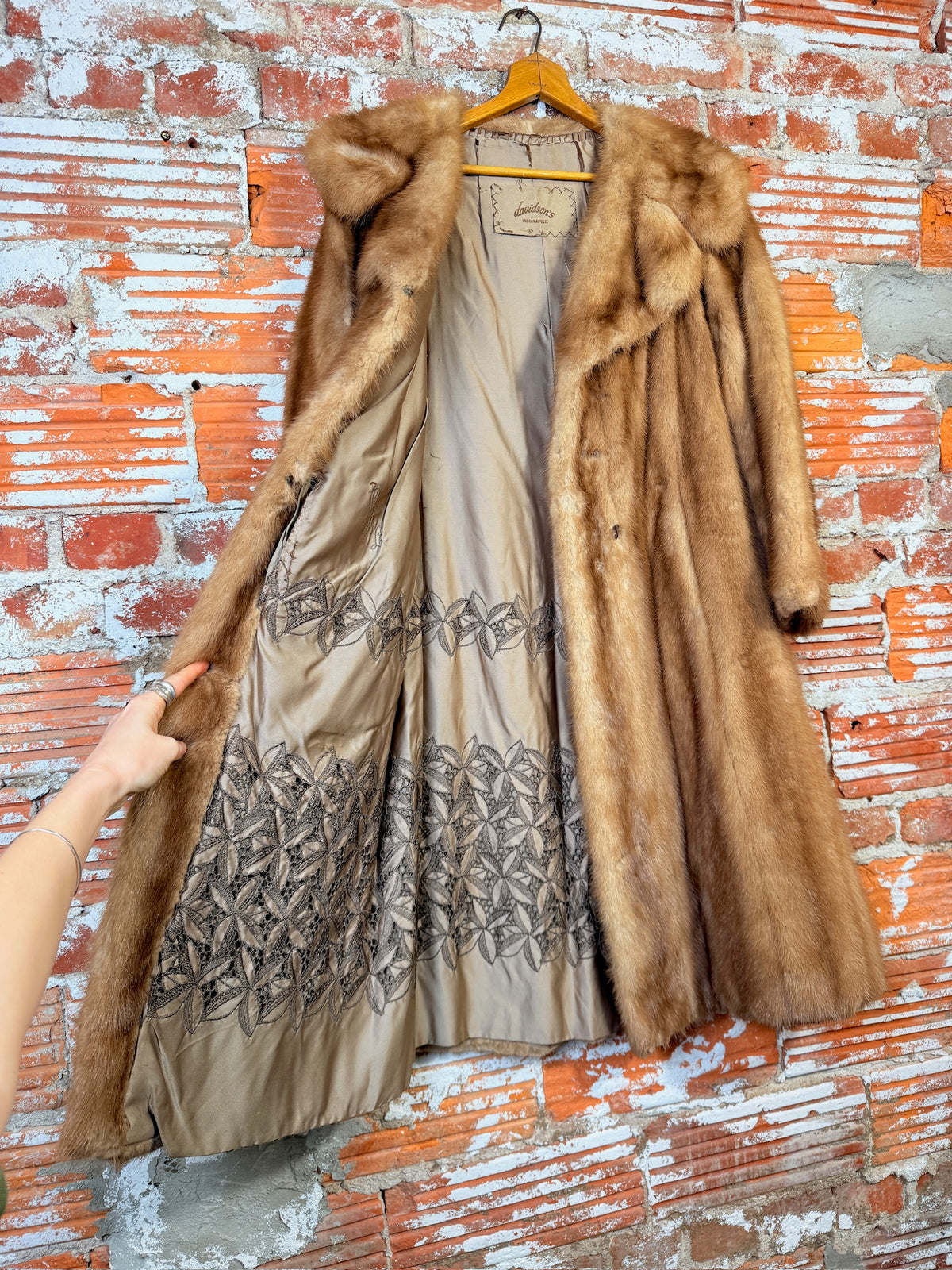 Vintage 1940's Davidson Blonde Mink Wide Collar Coat