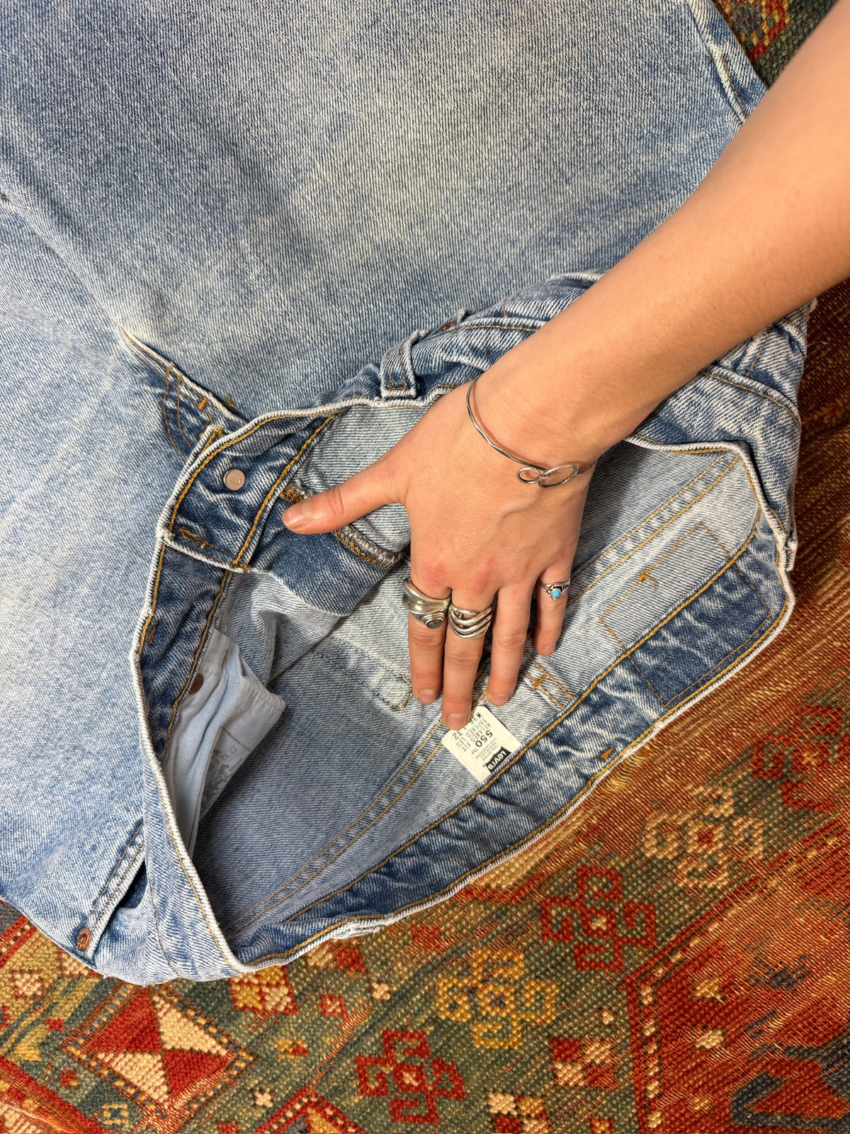 Vintage Levi's 550 Relaxed Fit Light Wash Jeans | 34x32