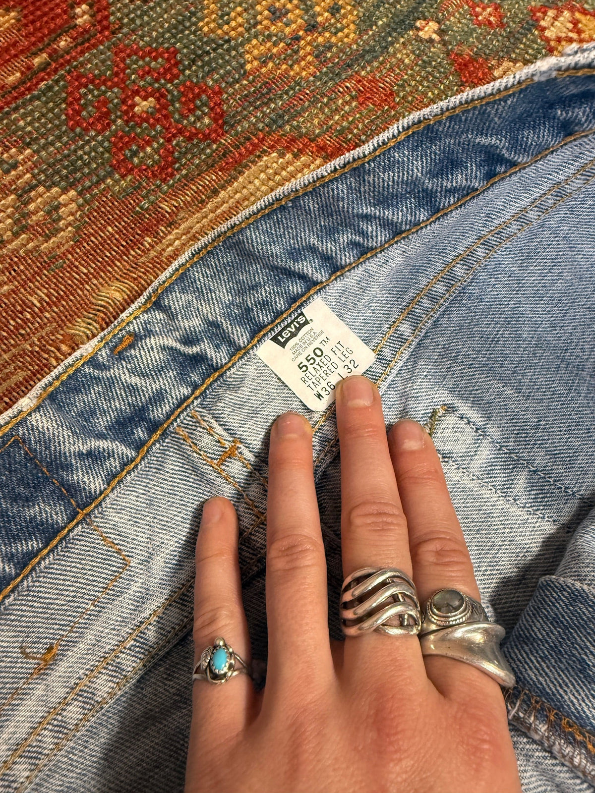 Vintage Levi's 550 Relaxed Fit Light Wash Jeans | 34x32