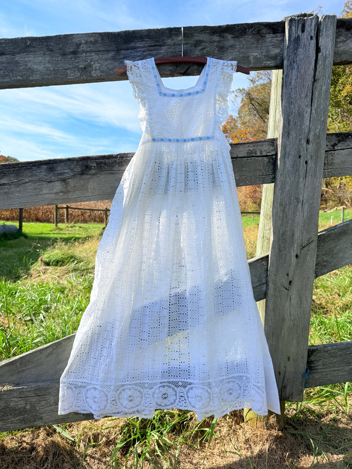 Vintage 1950s White Cotton Eyelet Apron with Blue Strap and Lace Details