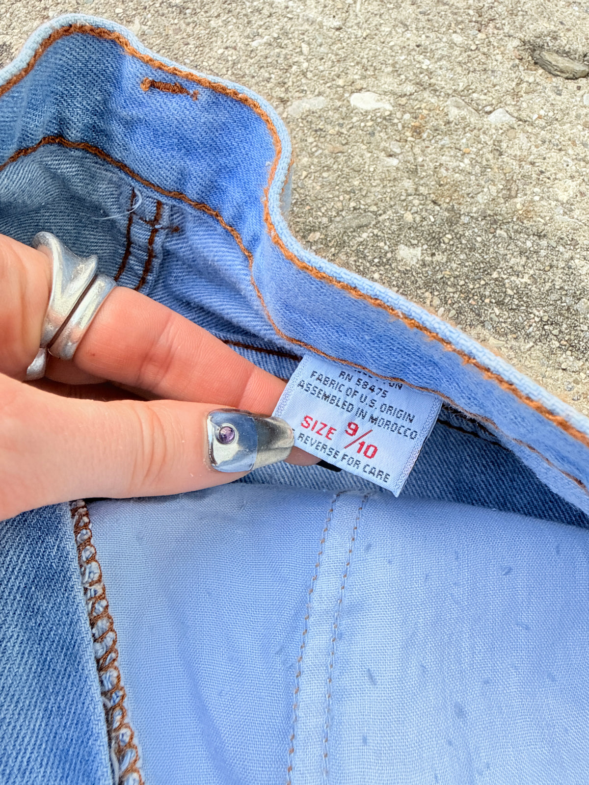Vintage 1980s Deadstock Candies/ I.C.E. Tapered Fit Medium Wash Denim Jeans | 9/10
