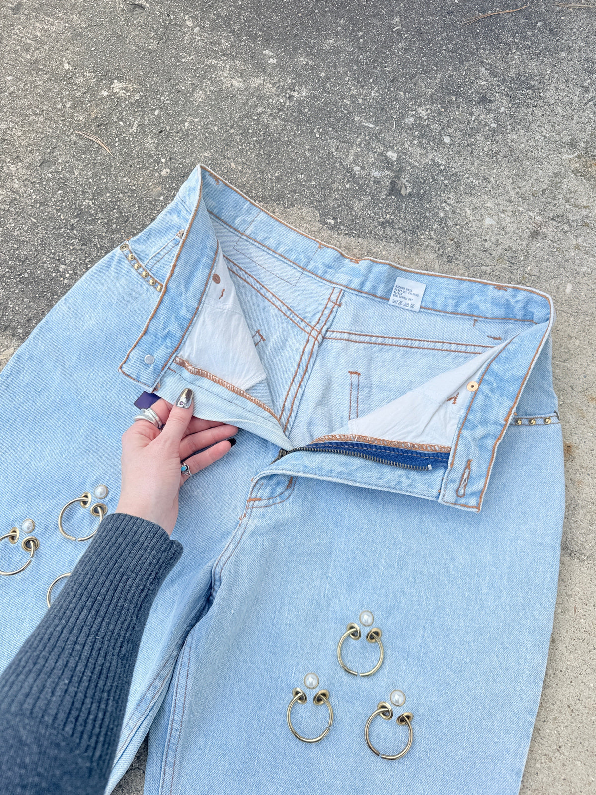 Vintage 1980s Deadstock Candies/ I.C.E. Tapered Fit Light Wash Denim Jeans | 13/14