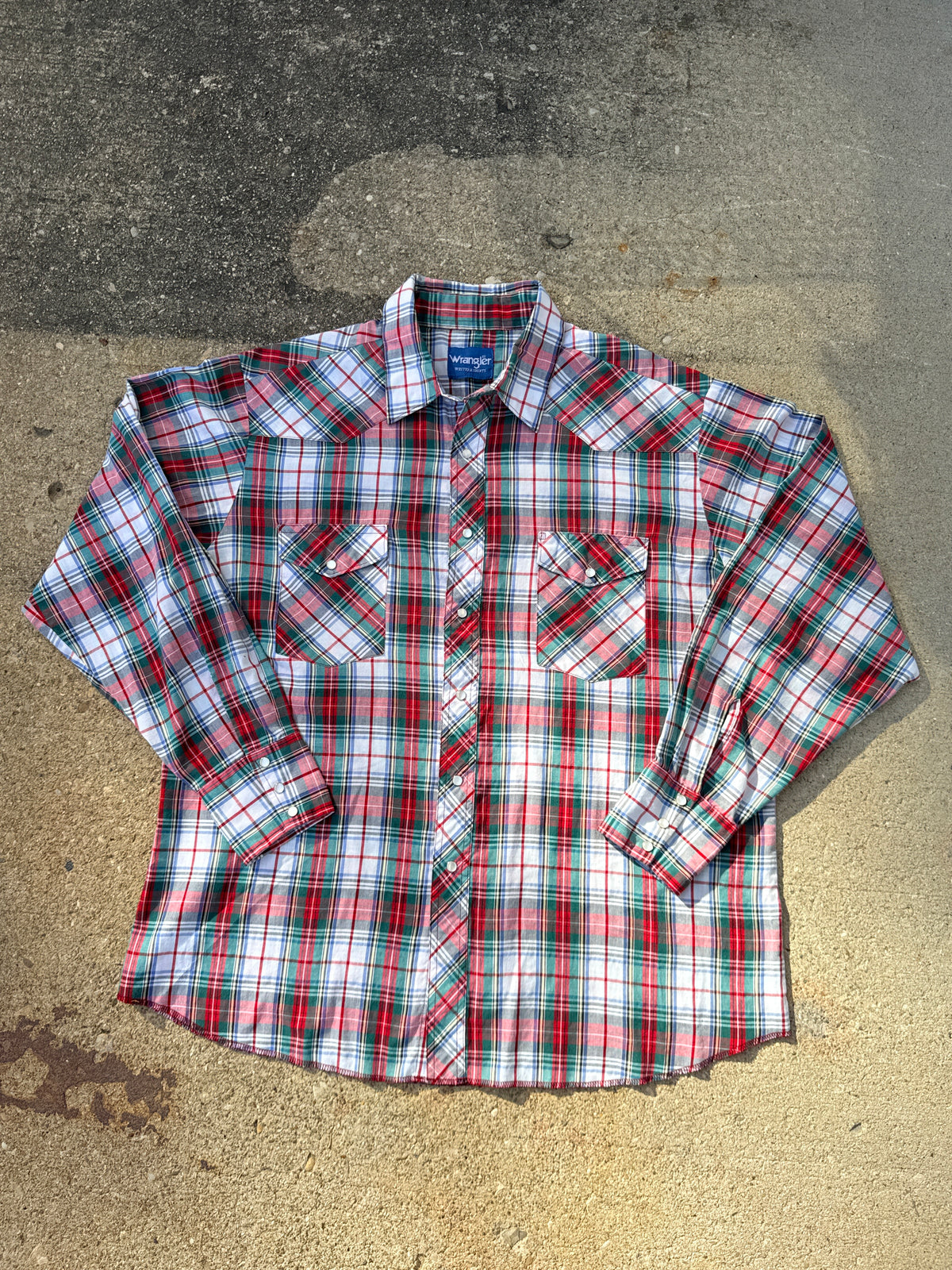 Vintage 1990s Wrangler Red, White, Green Plaid Cotton Western Pearl Snap Button Up