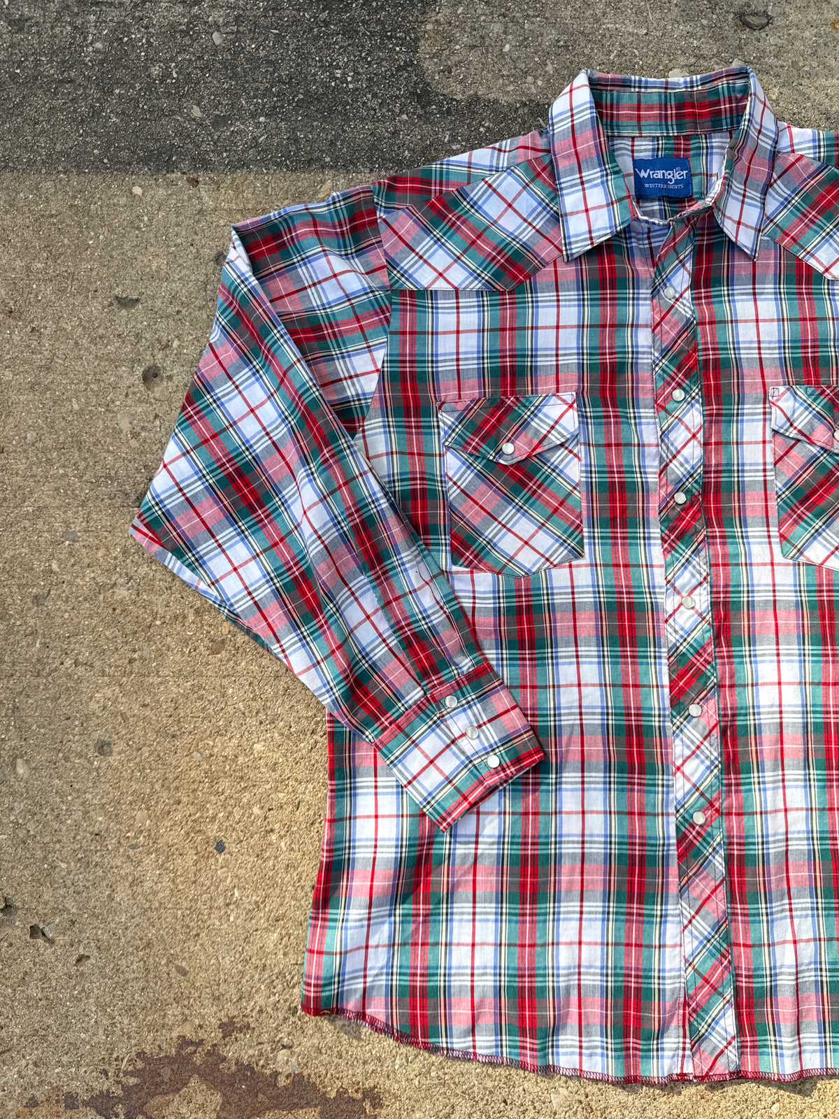 Vintage 1990s Wrangler Red, White, Green Plaid Cotton Western Pearl Snap Button Up