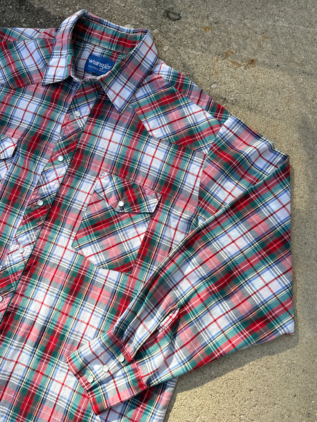 Vintage 1990s Wrangler Red, White, Green Plaid Cotton Western Pearl Snap Button Up