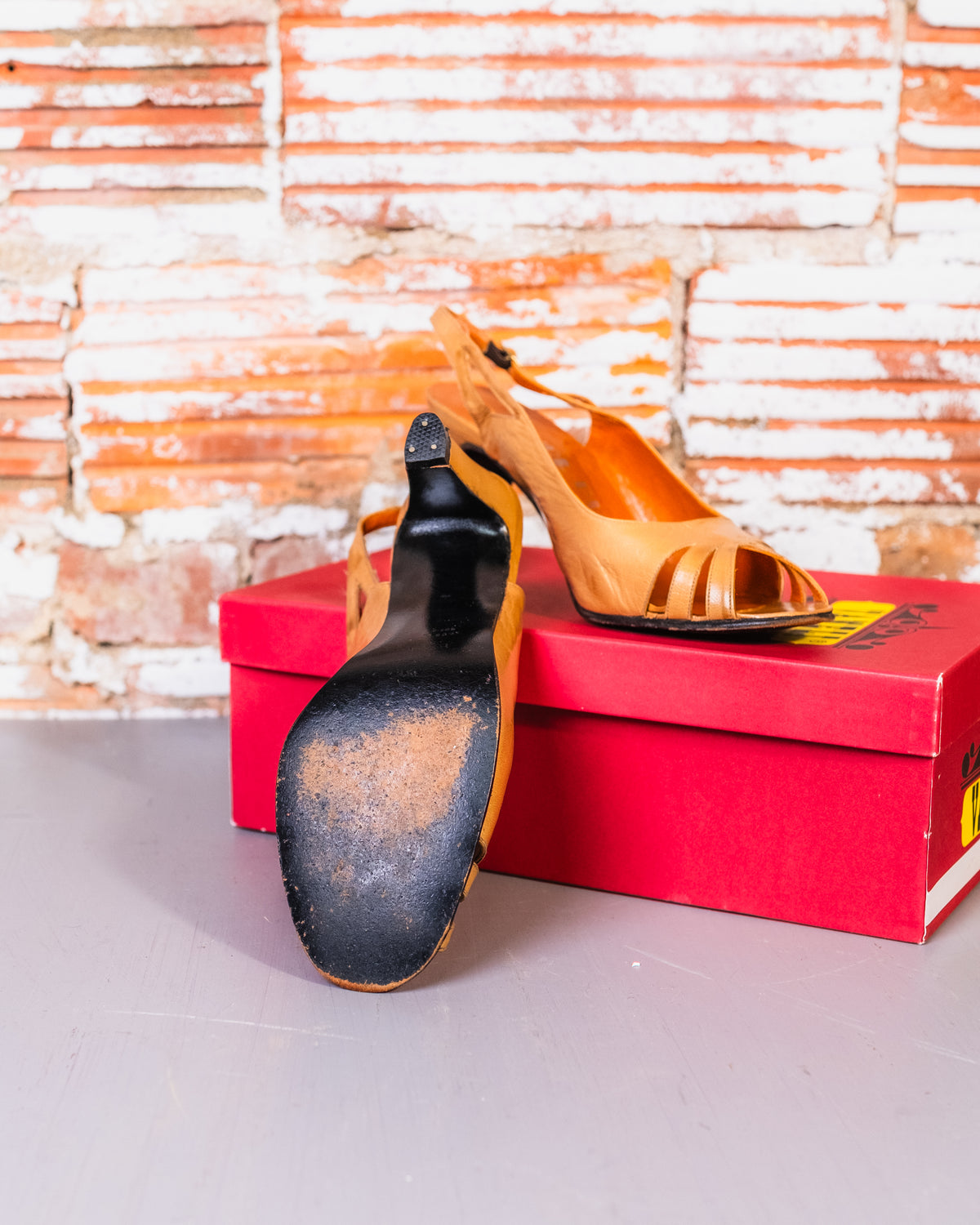 Vintage Made in Spain Vaneli "Shoe Biz" Leather Heels