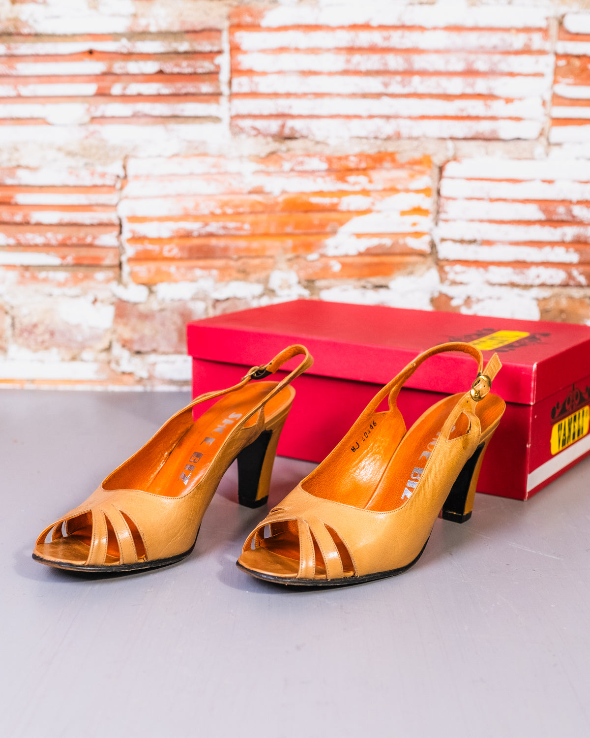 Vintage Made in Spain Vaneli "Shoe Biz" Leather Heels