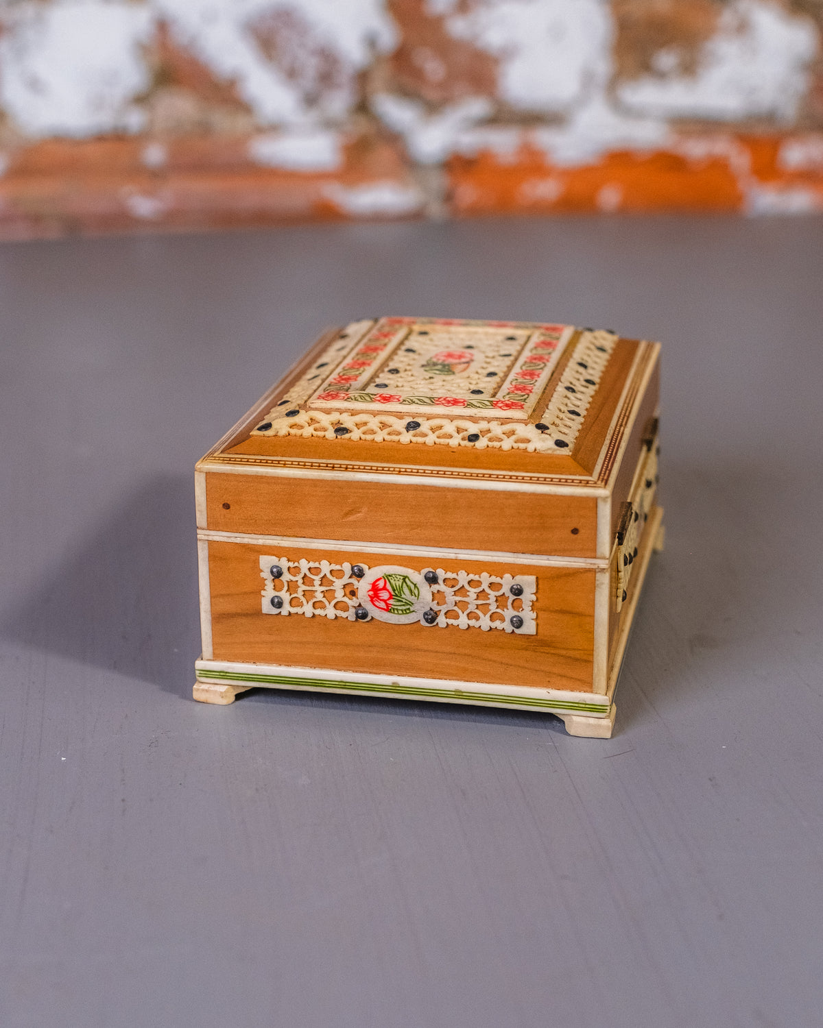 Vintage 1950's/60's Anglo-Indian Wood Floral Carved Bone Trinket Box