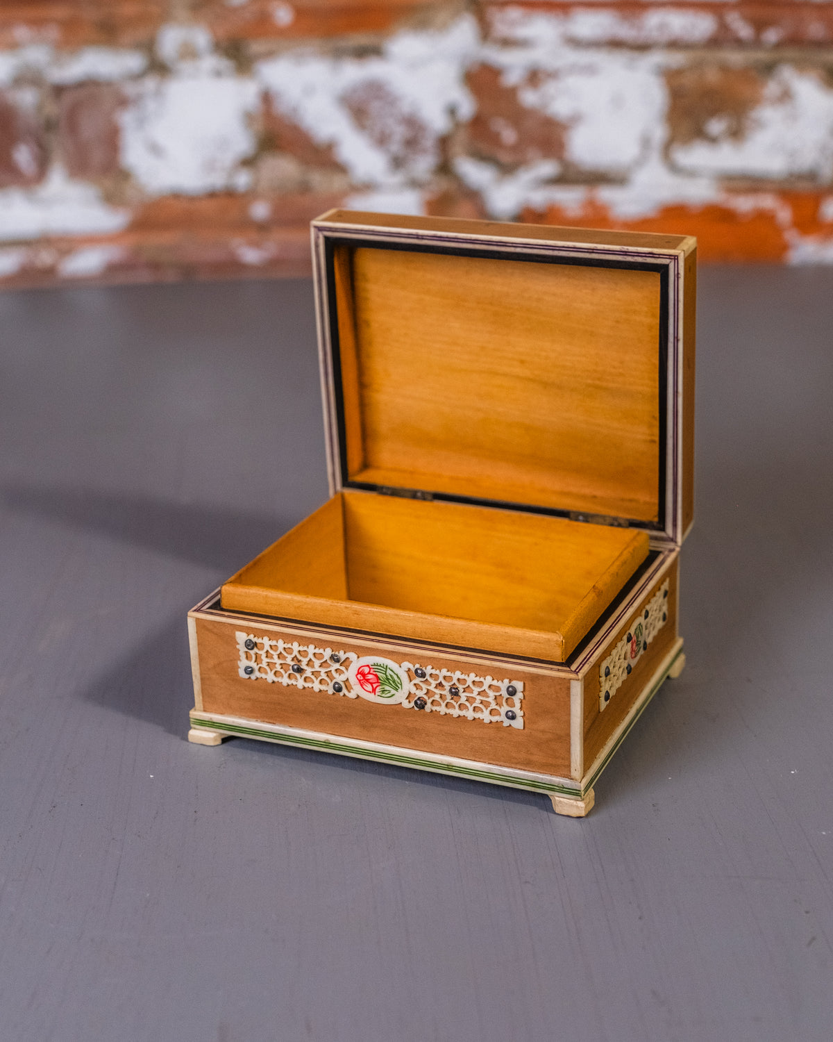 Vintage 1950's/60's Anglo-Indian Wood Floral Carved Bone Trinket Box