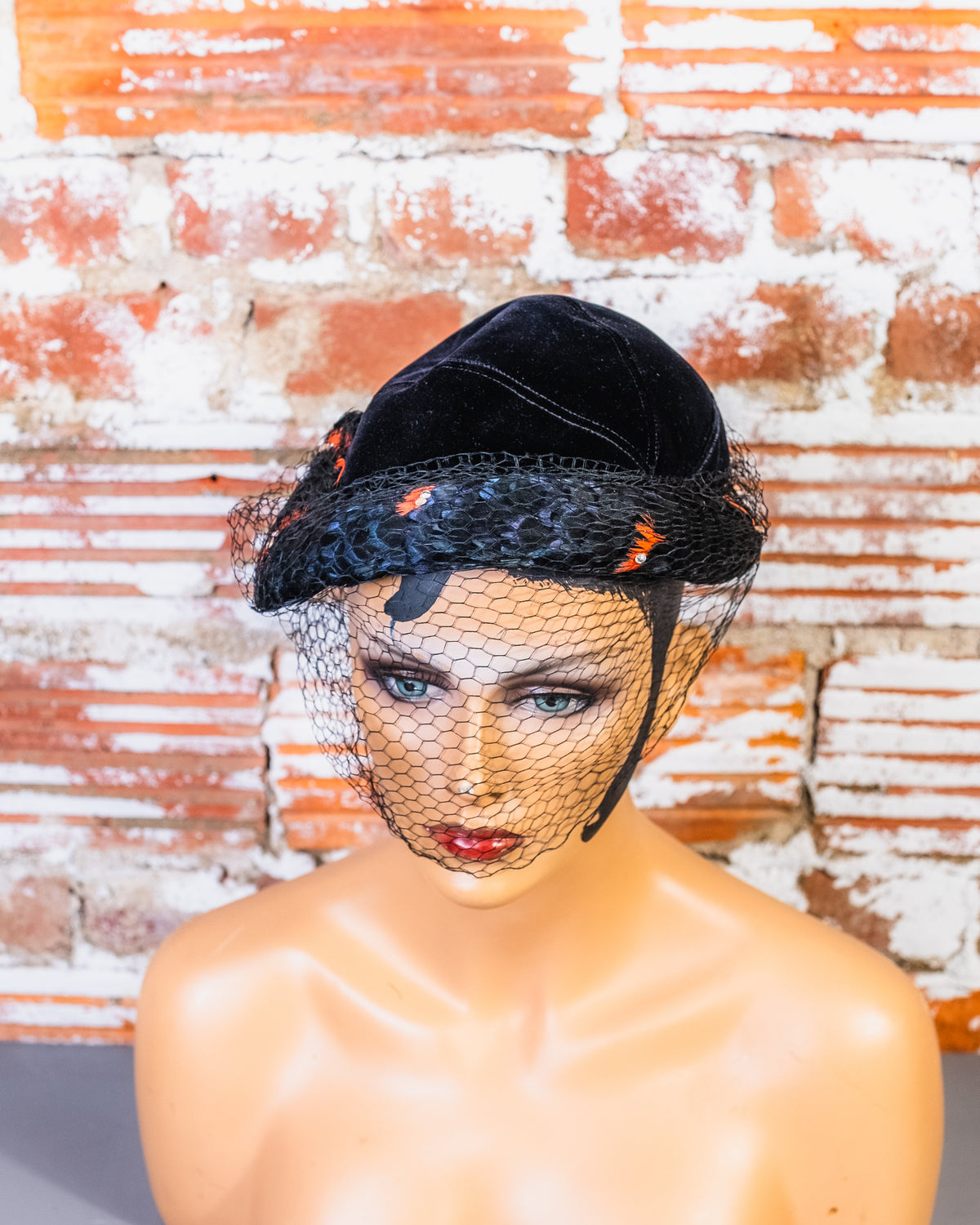 Vintage 1950's The Harris Co. Leslie James Black Velvet Feather Trimmed Cap