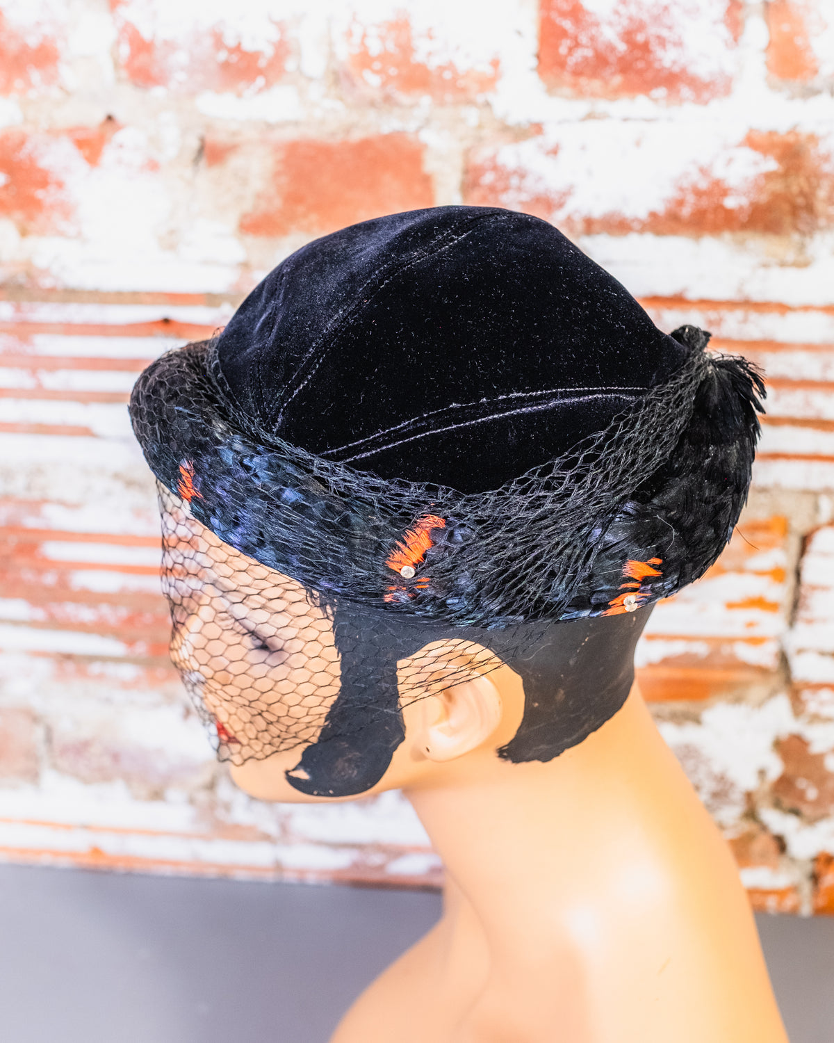 Vintage 1950's The Harris Co. Leslie James Black Velvet Feather Trimmed Cap