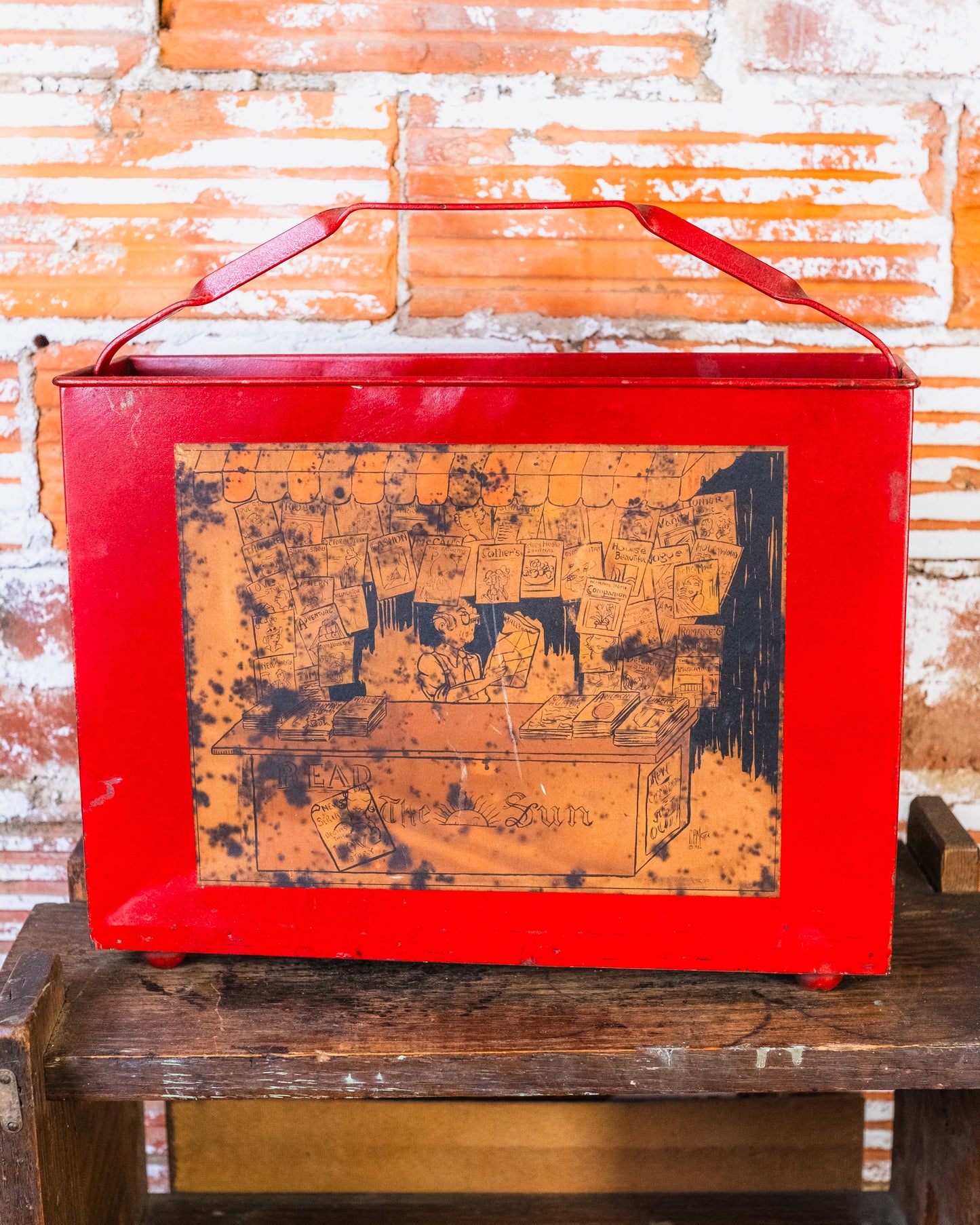 Vintage 1930s “Read The Sun” NY Metal Magazine Holder