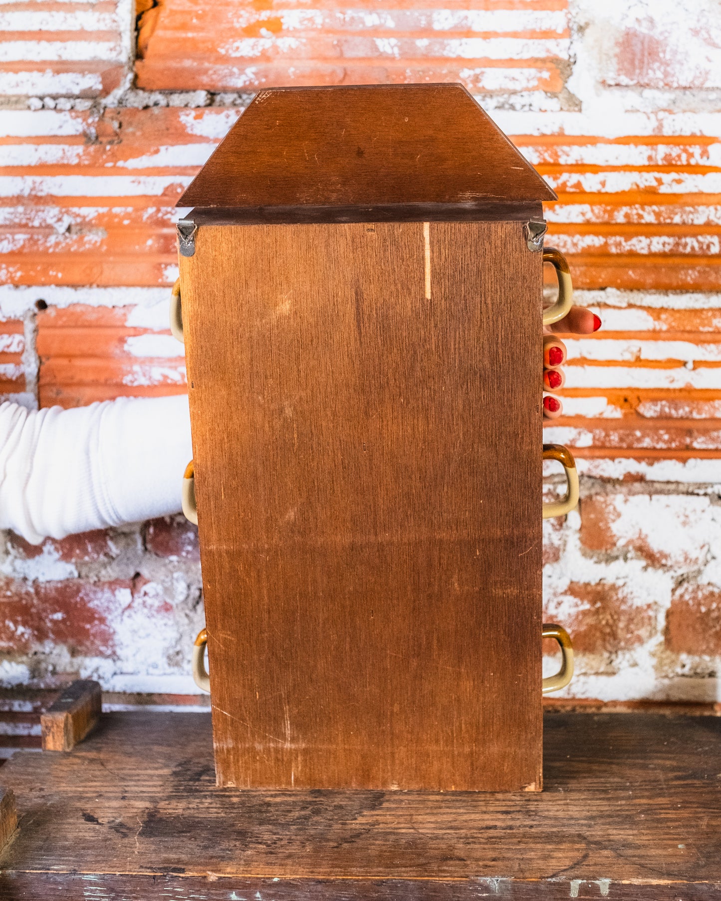 Vintage “Coffee House” Wooden Display Rack & Mug Set